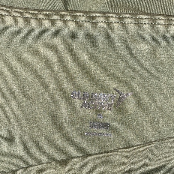 Old Navy Active Biker Shorts - Picture 7 of 7